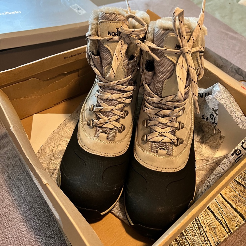 Women’s The North Face Winter Hiking Boots.